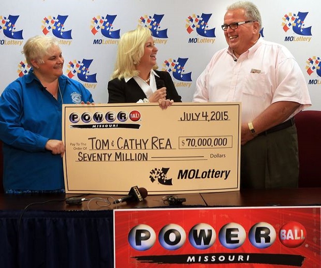 Tom and Cathy Rea - Bought a Powerball Ticket and Won  Million!